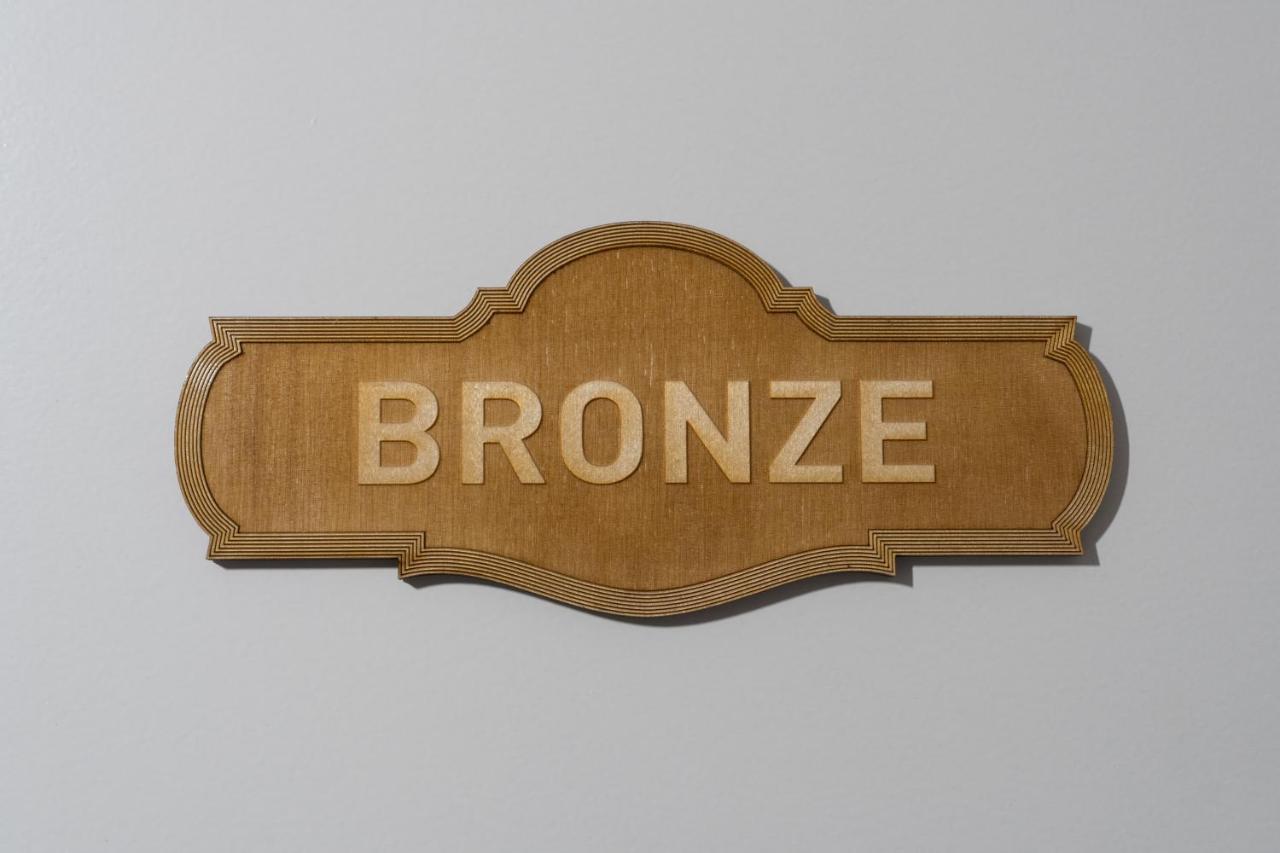 Graffitisuites#Bronze سالونيك المظهر الخارجي الصورة